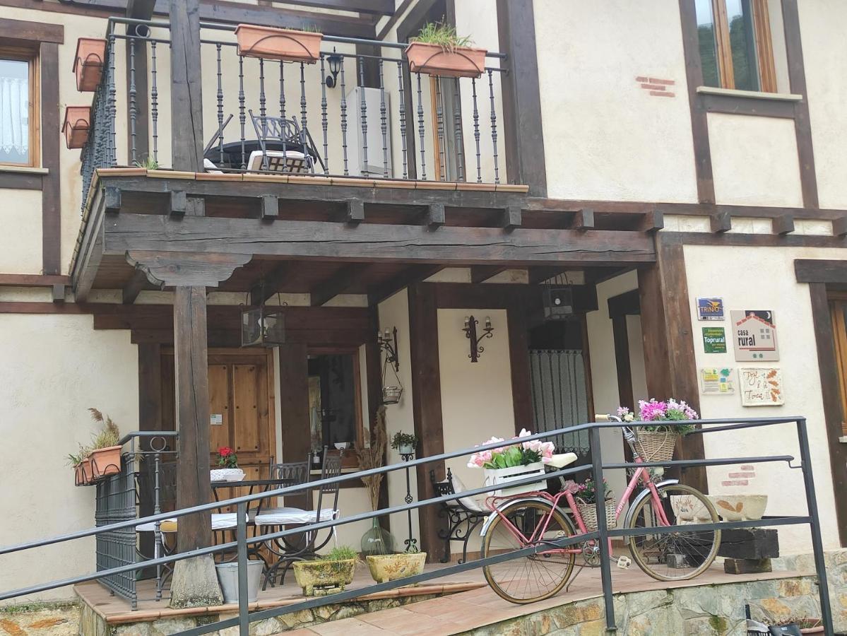 Hotel Rural En Las Cascadas De Tobera Exterior photo